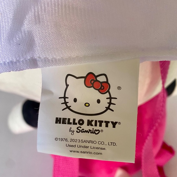 Hello Kitty Plush Backpack - Picture 8 of 11